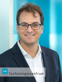 Dr. Daniel Senff